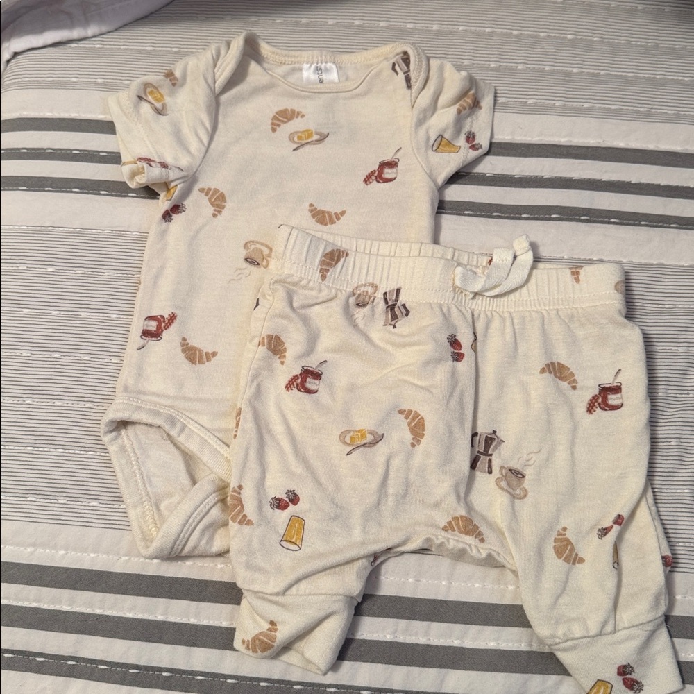 Modern Moments Newborn Cream Outfit